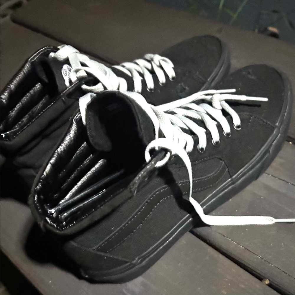 Converse Black and White Sneakers - Picture 8 of 8